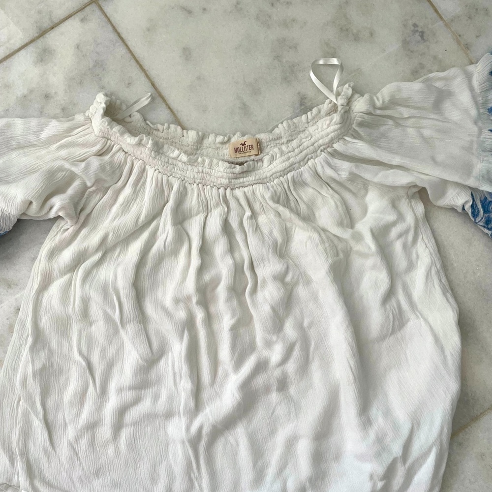 Hollister Floral Off shoulder Blouse